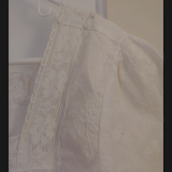 Dressbarn White Embroidered Lace Blouse | Cottagecore Top | Size 1X - Picture 3 of 5